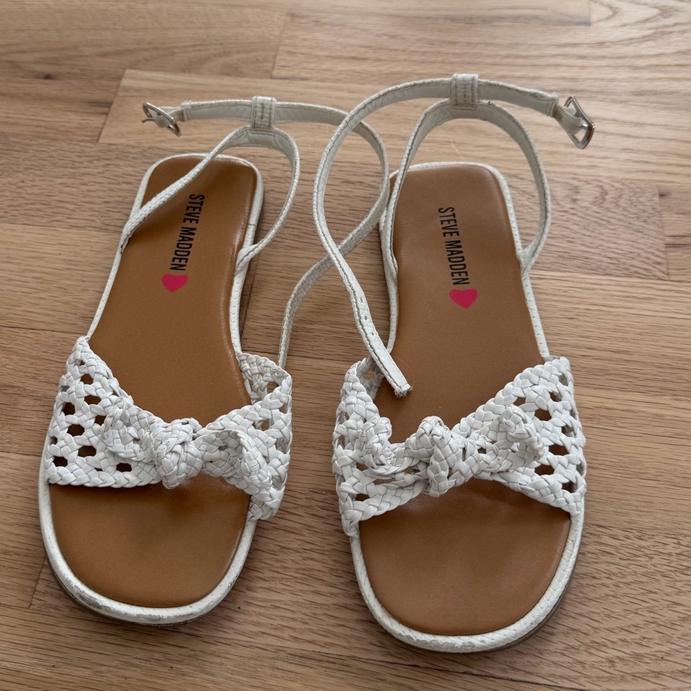 Steve Madden White Braided Bow Ankle Strap Sandals (Kids)